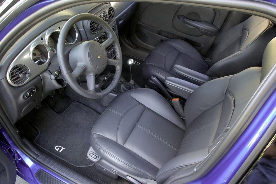 Интерьер Chrysler PT Cruiser 2001 года  (фото 123 из 141)